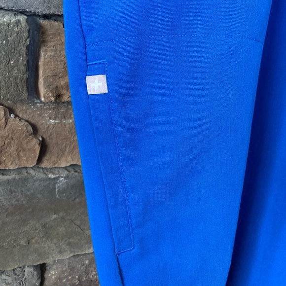 Set FIGS Rafaela Royal Blue Top And Zamora Jogger Set XS/S - Picture 7 of 16